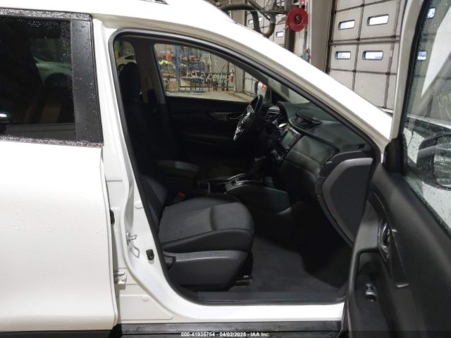KNMAT2MV4HP615103 Nissan ROGUE SV