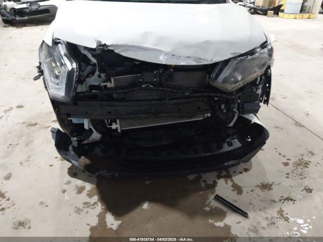 KNMAT2MV4HP615103 Nissan ROGUE SV