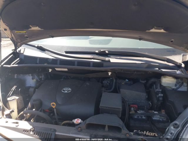2018 TOYOTA SIENNA 5TDKZ3DC1JS946224 Photo 9