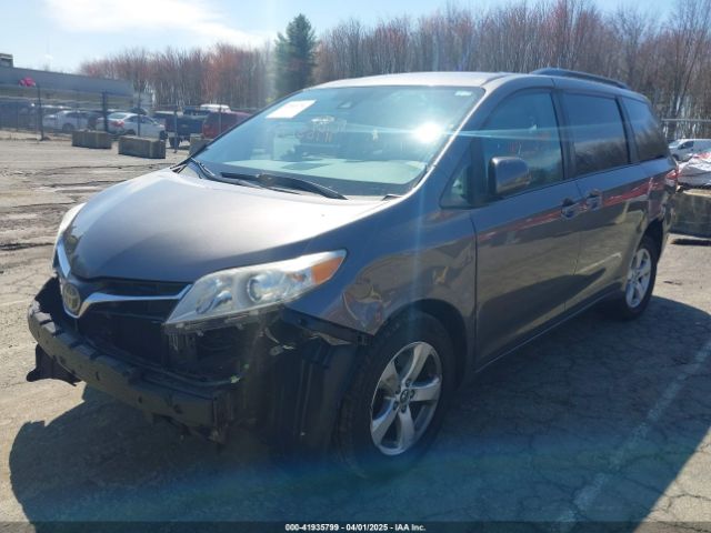 2018 TOYOTA SIENNA 5TDKZ3DC1JS946224 Photo 1