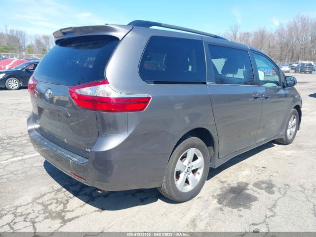 2018 TOYOTA SIENNA 5TDKZ3DC1JS946224 Photo 3