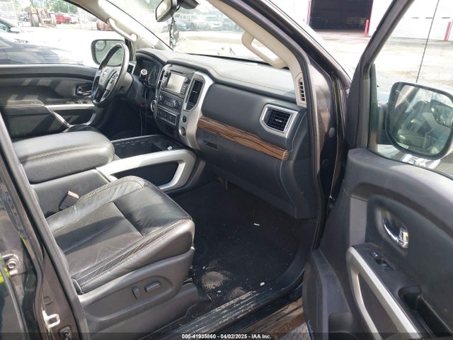 1N6AA1E61HN534866 Nissan Titan Sl