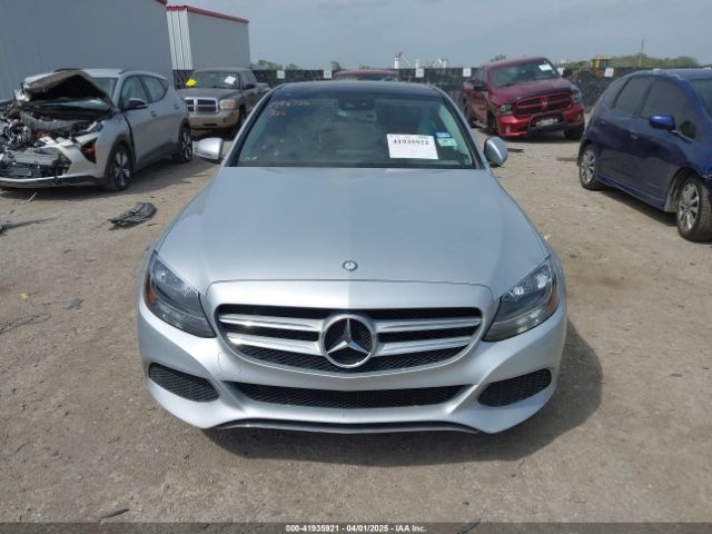 55SWF4JB4GU140224 Mercedes-Benz C 300 Luxury/sport