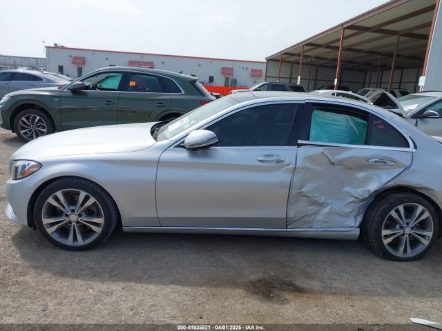 55SWF4JB4GU140224 Mercedes-Benz C 300 Luxury/sport