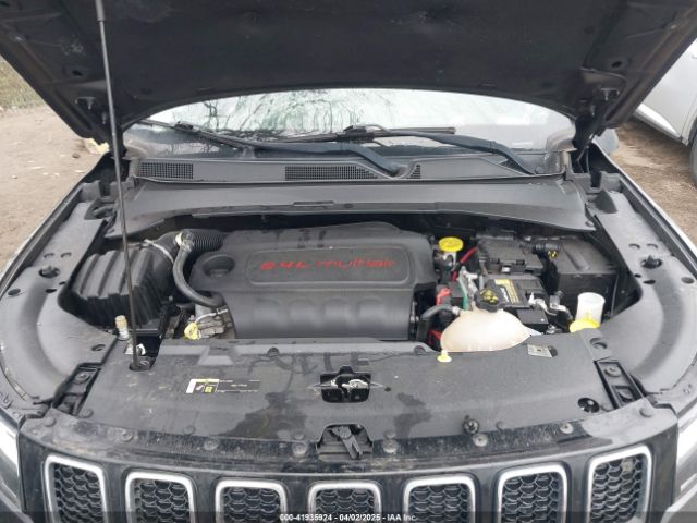 3C4NJDBB3JT161844 Jeep Compass Latitude 4x4