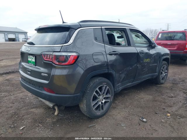 3C4NJDBB3JT161844 Jeep Compass Latitude 4x4