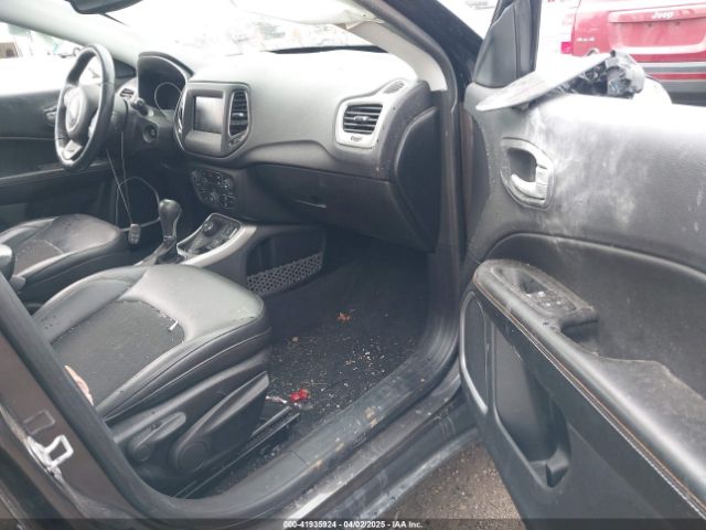 3C4NJDBB3JT161844 Jeep Compass Latitude 4x4