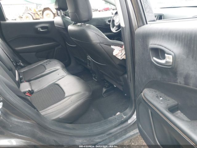 3C4NJDBB3JT161844 Jeep Compass Latitude 4x4