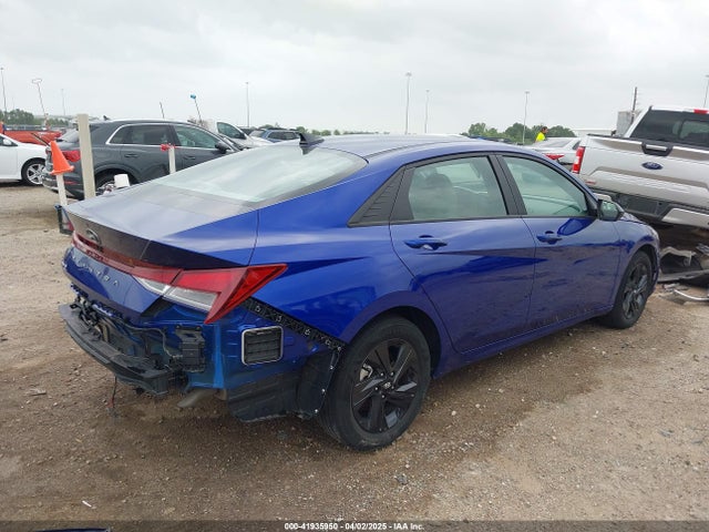 KMHLM4AG2PU626328 Hyundai ELANTRA SEL