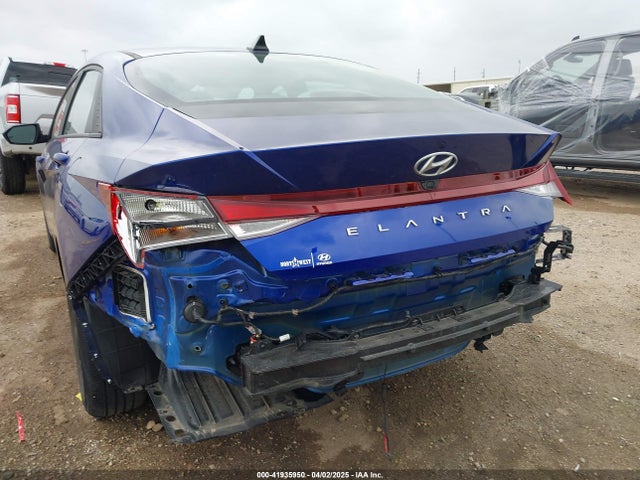 KMHLM4AG2PU626328 Hyundai ELANTRA SEL