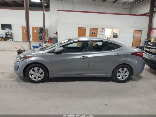 5NPDH4AE2GH755109 Hyundai ELANTRA SE