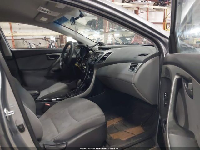 5NPDH4AE2GH755109 Hyundai ELANTRA SE