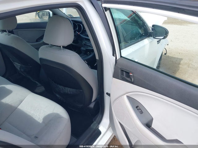 5XXGM4A72FG439438 KIA Optima Lx