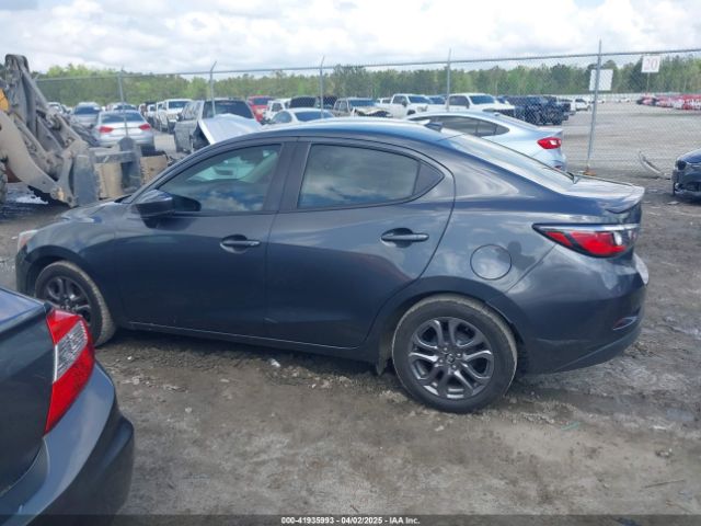 3MYDLBYV4KY528641 Toyota YARIS LE