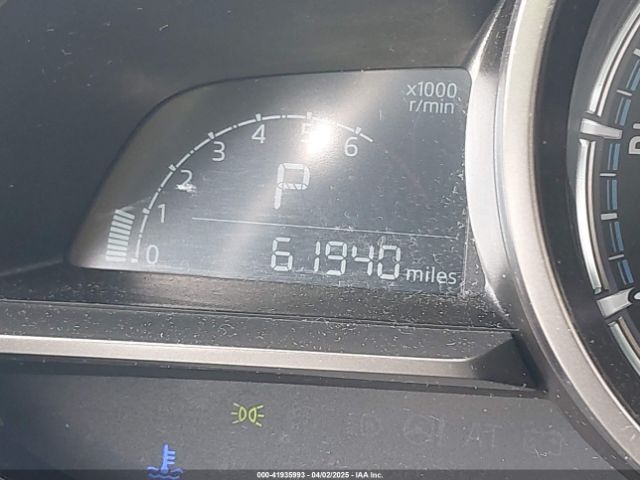 3MYDLBYV4KY528641 Toyota YARIS LE