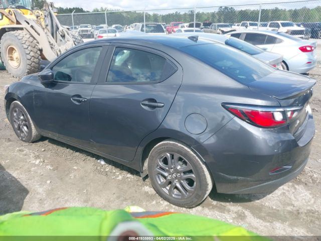 3MYDLBYV4KY528641 Toyota YARIS LE