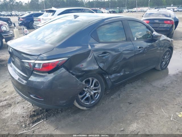 3MYDLBYV4KY528641 Toyota YARIS LE