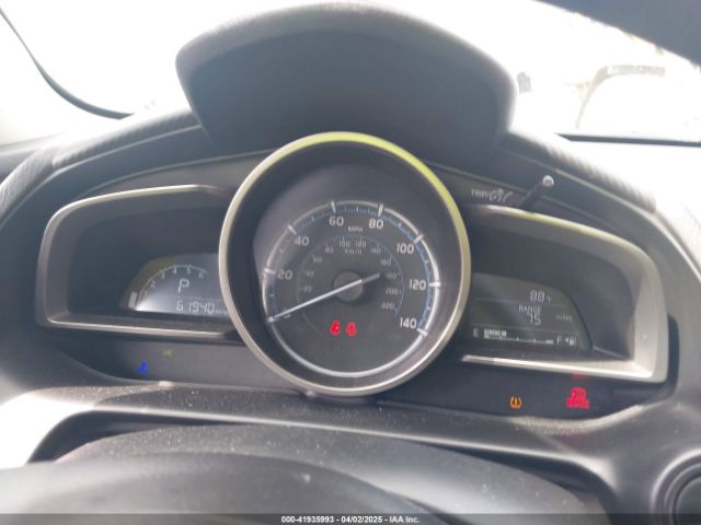 3MYDLBYV4KY528641 Toyota YARIS LE