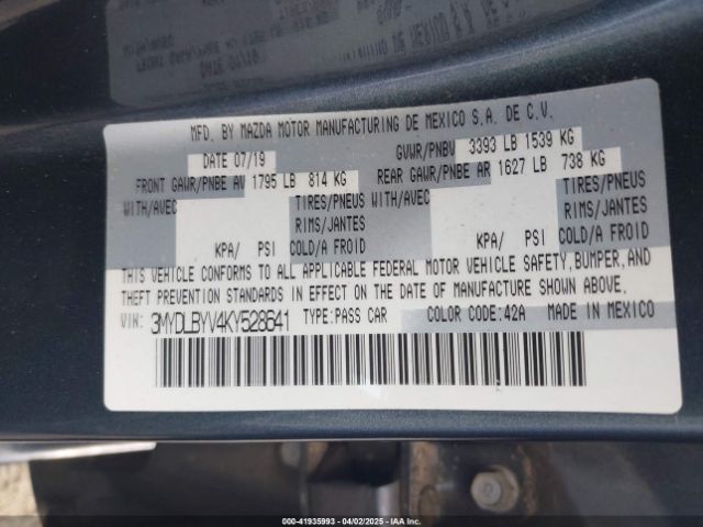 3MYDLBYV4KY528641 Toyota YARIS LE