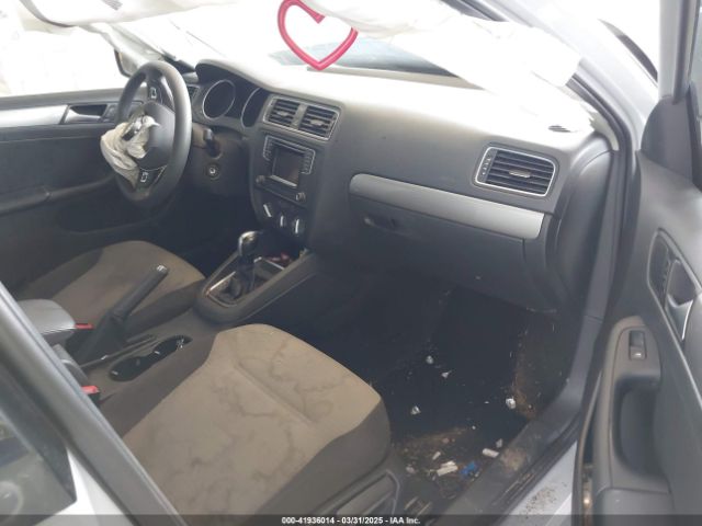 3VW2B7AJ8HM284423 Volkswagen Jetta 1.4t S
