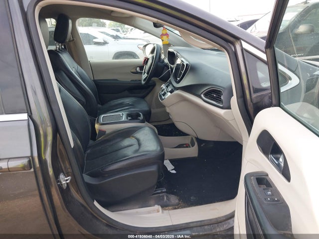 2C4RC1BG6NR122115 Chrysler Pacifica Touring L