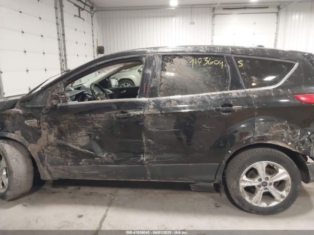 1FMCU9GX8FUB42666 Ford ESCAPE SE