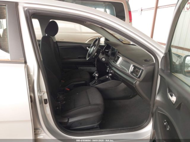 3KPA24AD8PE599304 KIA RIO LX