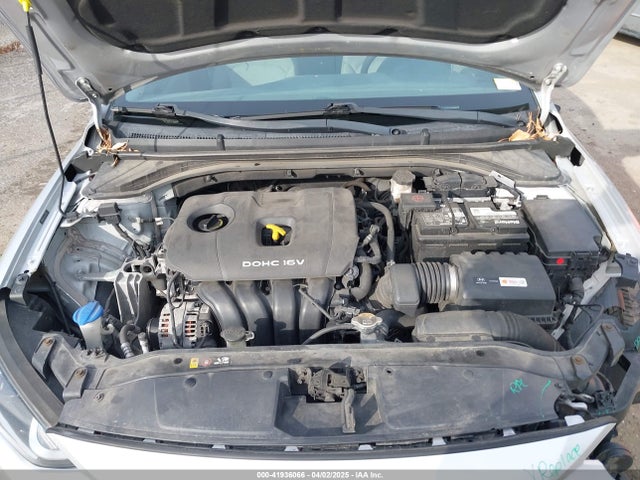 5NPD84LF8JH299923 Hyundai ELANTRA SEL