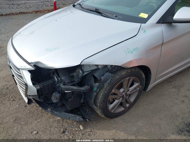 5NPD84LF8JH299923 Hyundai ELANTRA SEL