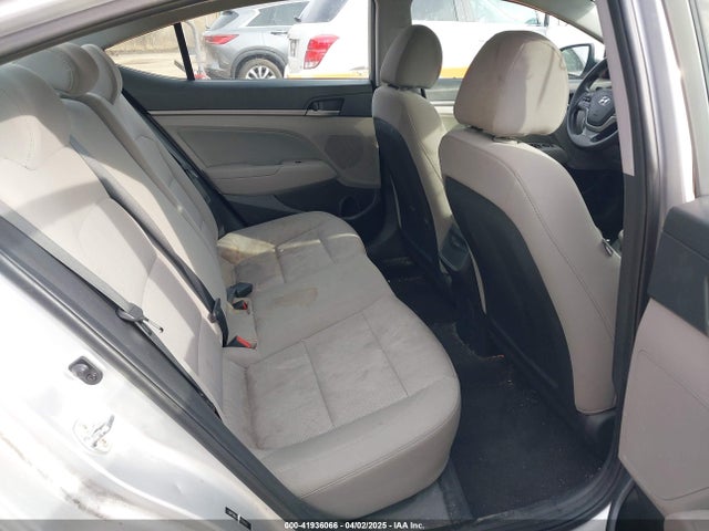 5NPD84LF8JH299923 Hyundai ELANTRA SEL