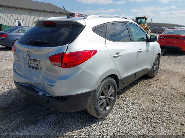 KM8JU3AG7FU953906 Hyundai TUCSON SE