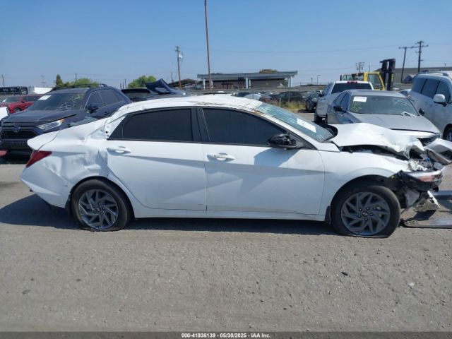 KMHLM4DJXSU138034 Hyundai Elantra Hybrid Blue