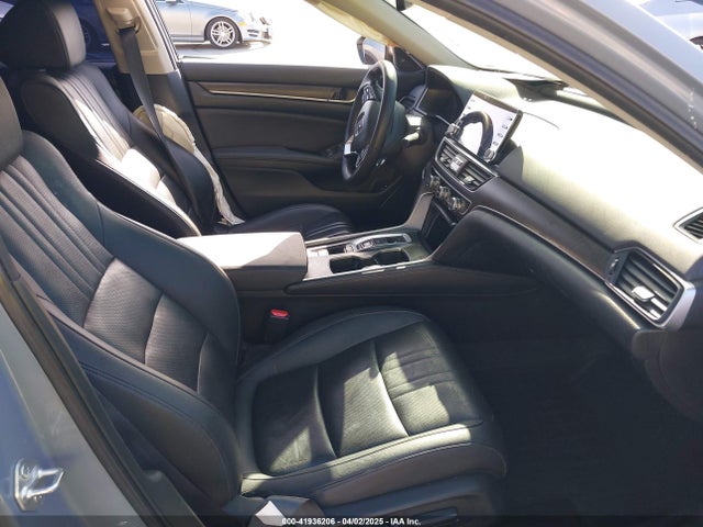 1HGCV2F94NA002501 Honda Accord Touring