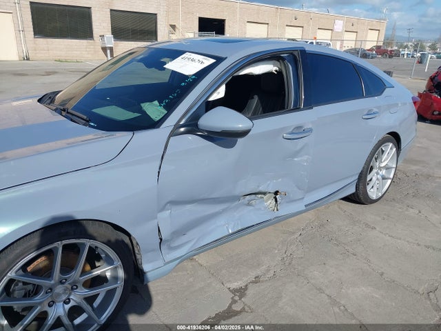 1HGCV2F94NA002501 Honda Accord Touring