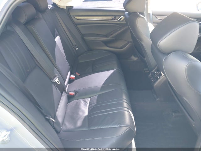 1HGCV2F94NA002501 Honda Accord Touring