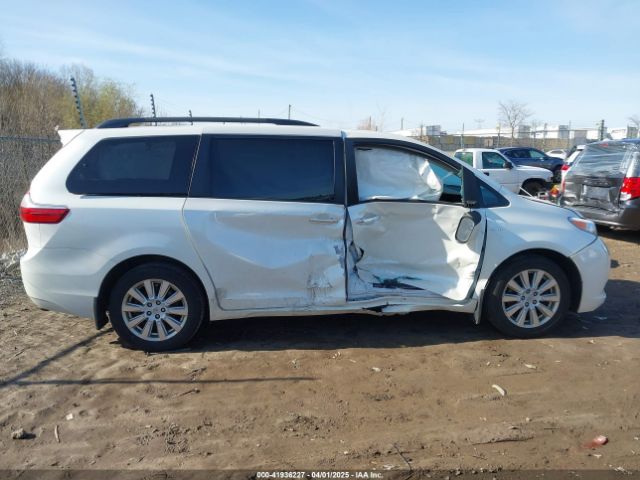 5TDDZ3DC3HS151274 Toyota Sienna Xle 7 Passenger