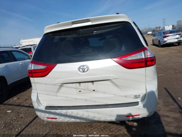 5TDDZ3DC3HS151274 Toyota Sienna Xle 7 Passenger