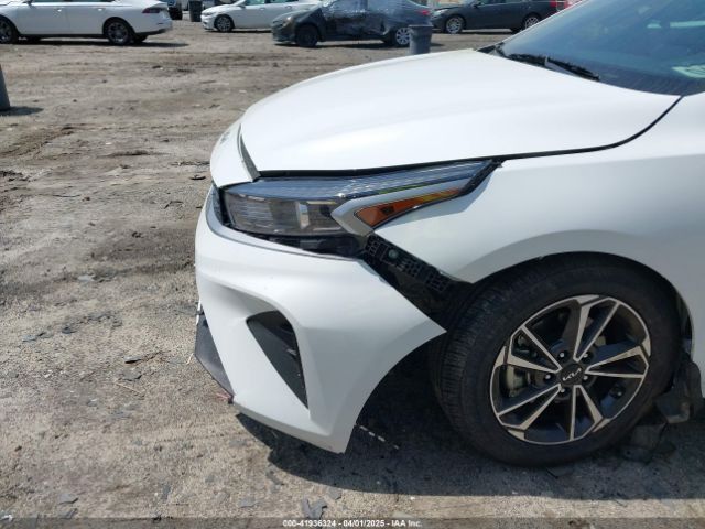 3KPF24ADXRE827277 KIA Forte Lxs