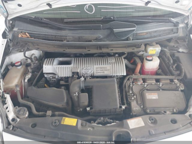 JTDKN3DU8F1919028 Toyota Prius Two