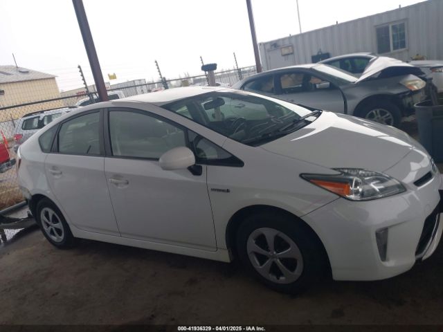 JTDKN3DU8F1919028 Toyota Prius Two
