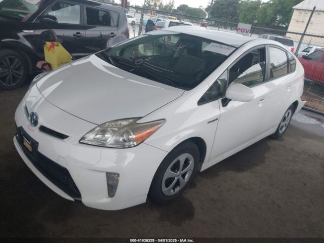 JTDKN3DU8F1919028 Toyota Prius Two