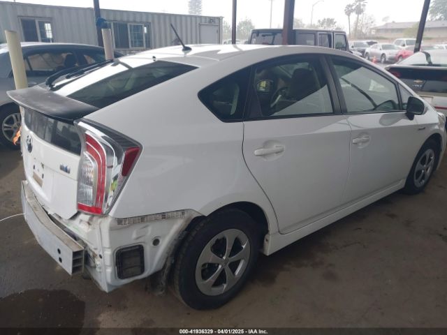 JTDKN3DU8F1919028 Toyota Prius Two
