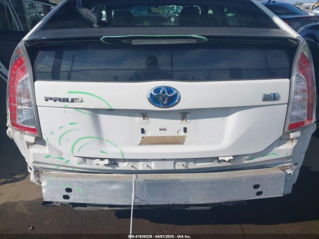 JTDKN3DU8F1919028 Toyota Prius Two