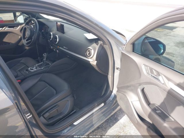2019 AUDI A3 WAUAUGFF9K1009268 Photo 4