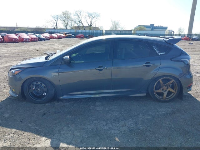 Ford FOCUS ST 2016 1FADP3L93GL401100 Image 15