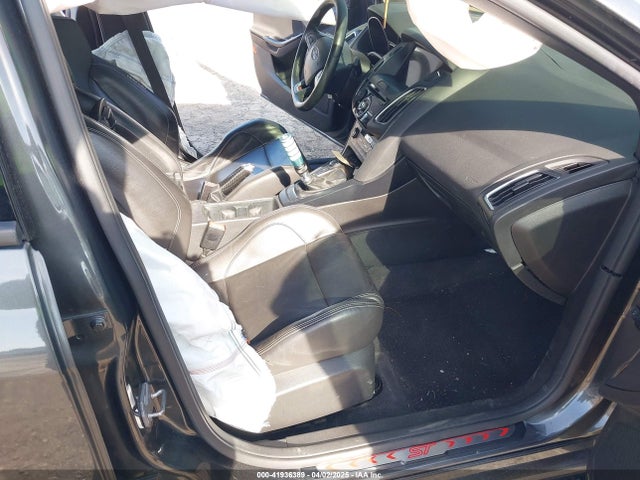 Ford FOCUS ST 2016 1FADP3L93GL401100 Image 5