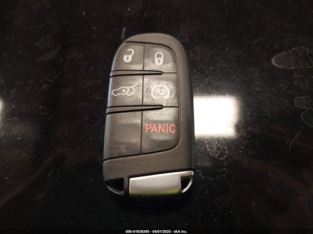 1C4RJFAG5LC375419 Jeep Grand Cherokee Laredo E 4x4