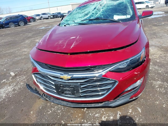 1G1ZD5ST4NF104245 Chevrolet Malibu Fwd Lt