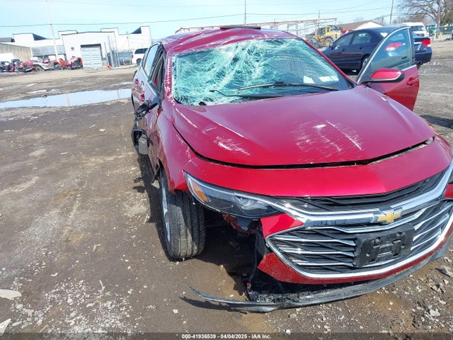 1G1ZD5ST4NF104245 Chevrolet Malibu Fwd Lt