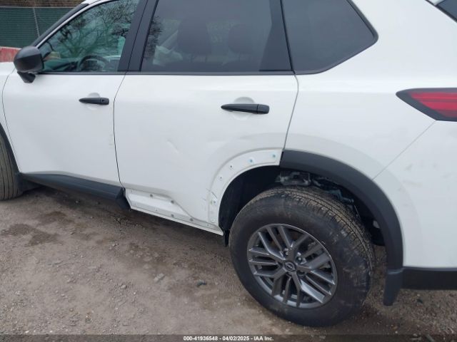 5N1BT3AB6RC722324 Nissan Rogue S Intelligent Awd